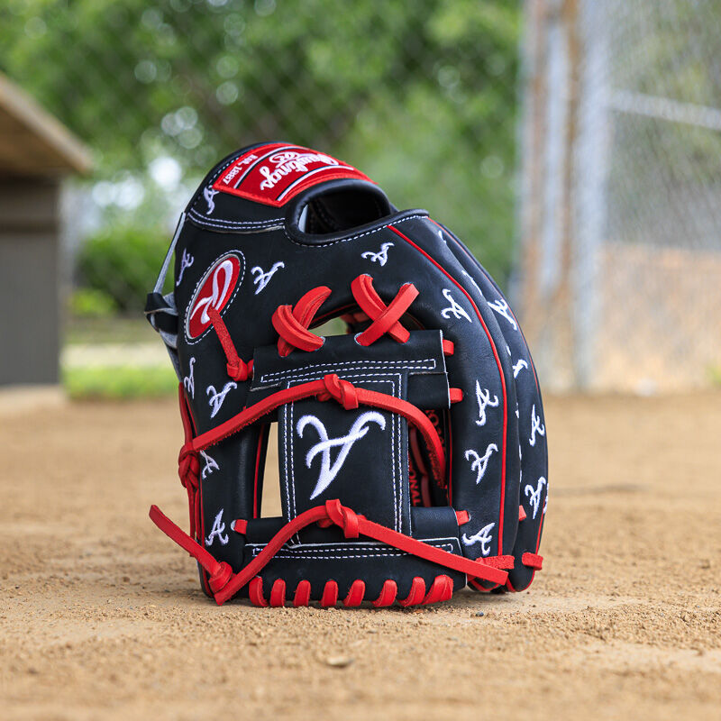 Atlanta Braves Heart of the Hide 11.75-Inch Infield Glove, Right Hand Throw