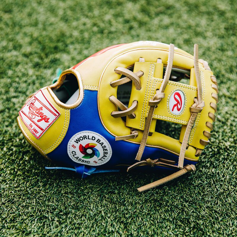 Rawlings 2026 World Baseball Classic Heart of the Hide 11.5 in Glove, Right Hand Throw