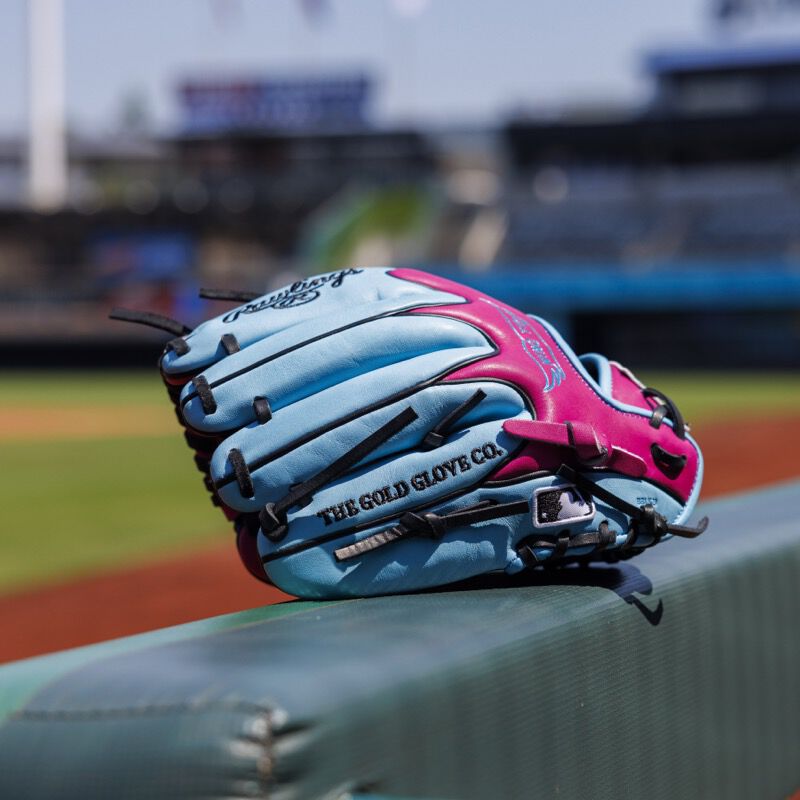 Rawlings Exclusive Heart of the Hide ContoUR Fit 11.5-Inch Wing Tip Glove, Right Hand Throw