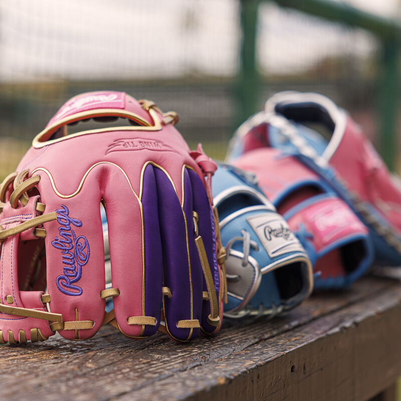 Exclusive Heart of the Hide 11.5" Wing Tip Glove, Right Hand Throw