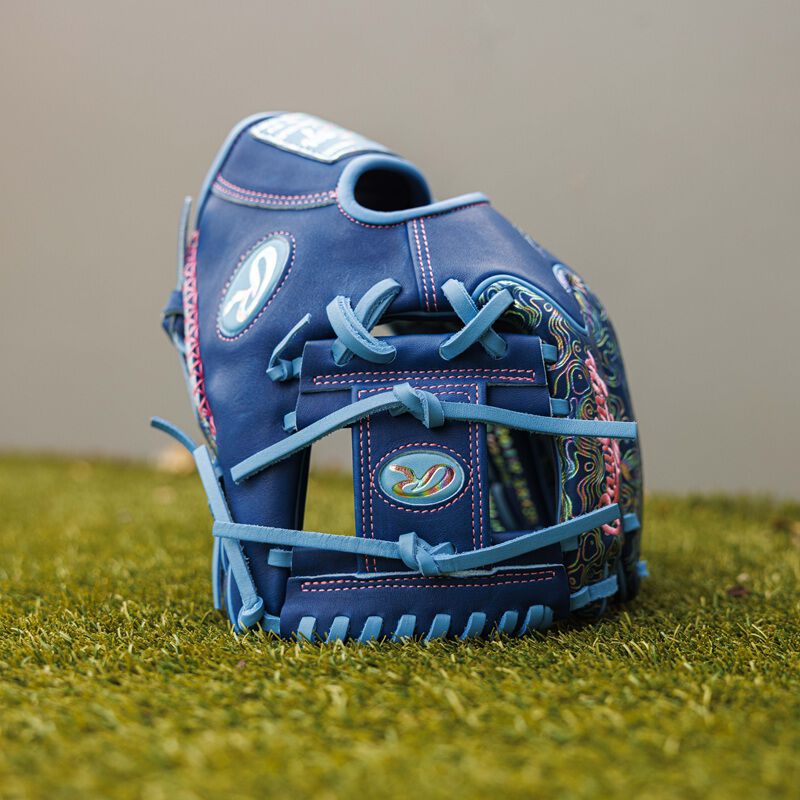 Rawlings Exclusive Holographic Geoprint 11.5 Inch Infield Glove, Right Hand Throw