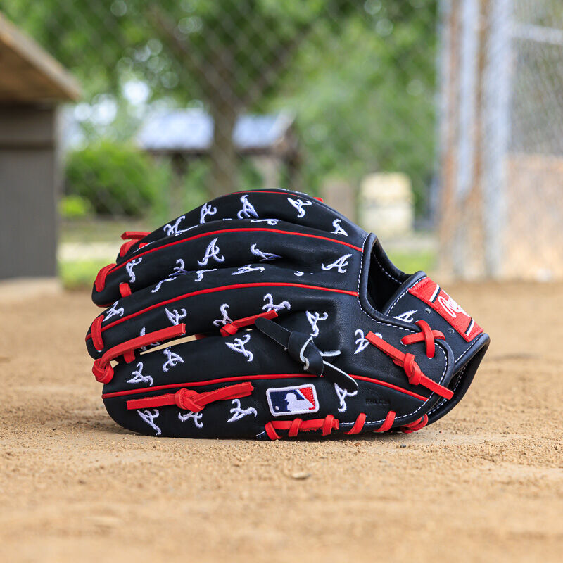 Atlanta Braves Heart of the Hide 11.75-Inch Infield Glove, Right Hand Throw