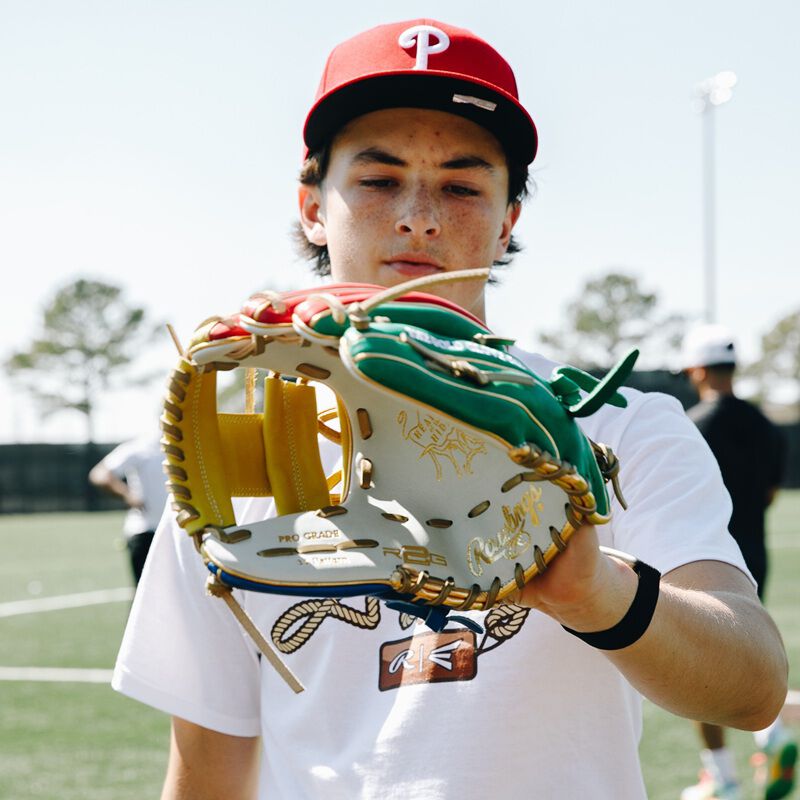 Rawlings 2026 World Baseball Classic Heart of the Hide 11.5 in Glove, Right Hand Throw