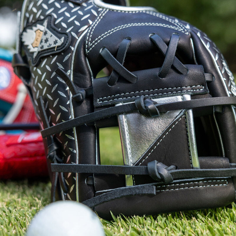 Rawlings x Bettinardi Heart of the Hide 11.5-Inch Infield Glove, Right Hand Throw loading=