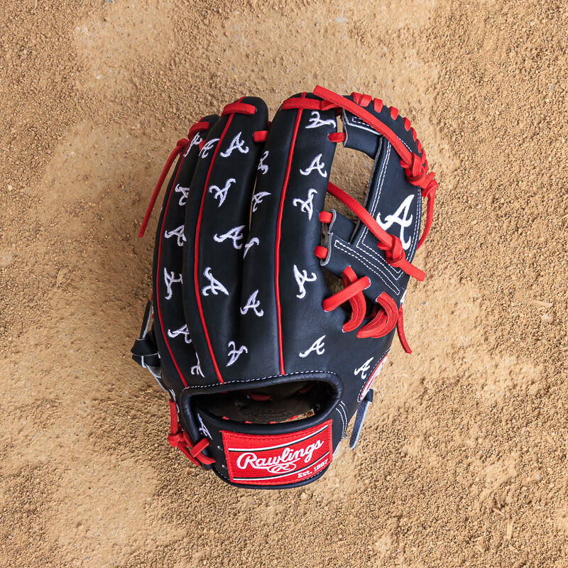 Atlanta Braves Heart of the Hide 11.75-Inch Infield Glove, Right Hand Throw