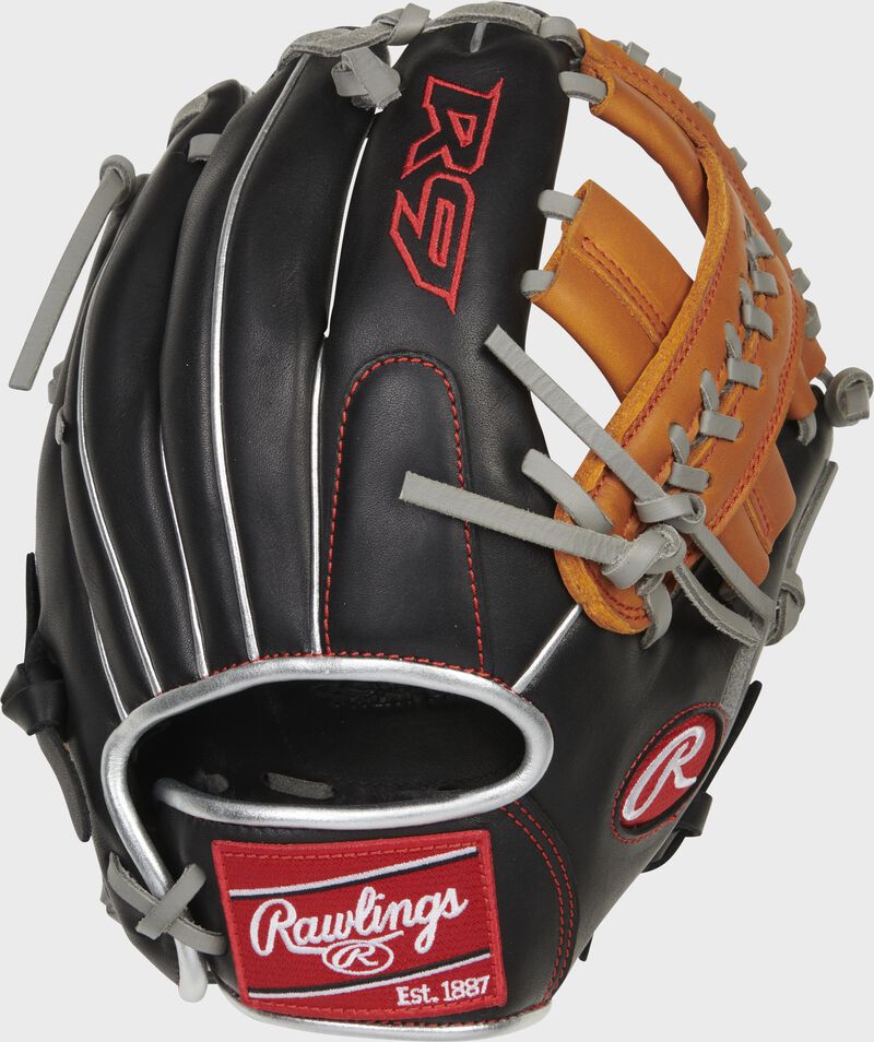 Back of a black 11" R9 ContoUR single post web glove with a red Rawlings patch - SKU: R9110U-19BT loading=