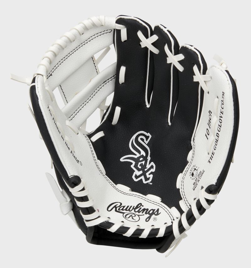 A black/white Rawlings Chicago White Sox youth glove with the White Sox logo stamped in the palm - SKU: 22000029111