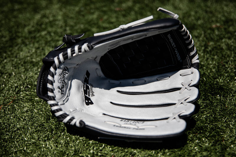 14-Inch RSB Outfield Glove loading=