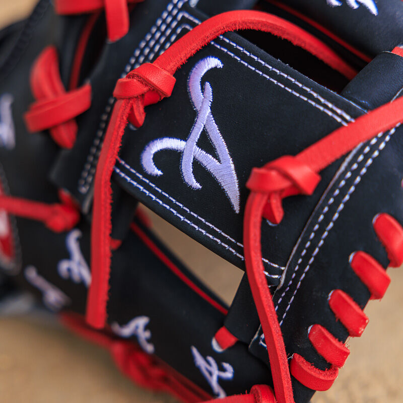 Atlanta Braves Heart of the Hide 11.75-Inch Infield Glove, Right Hand Throw