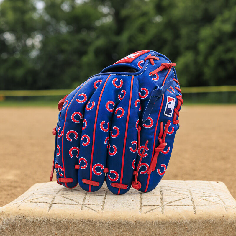 Chicago Cubs Heart of the Hide 11.75-Inch Infield Glove, Right Hand Throw