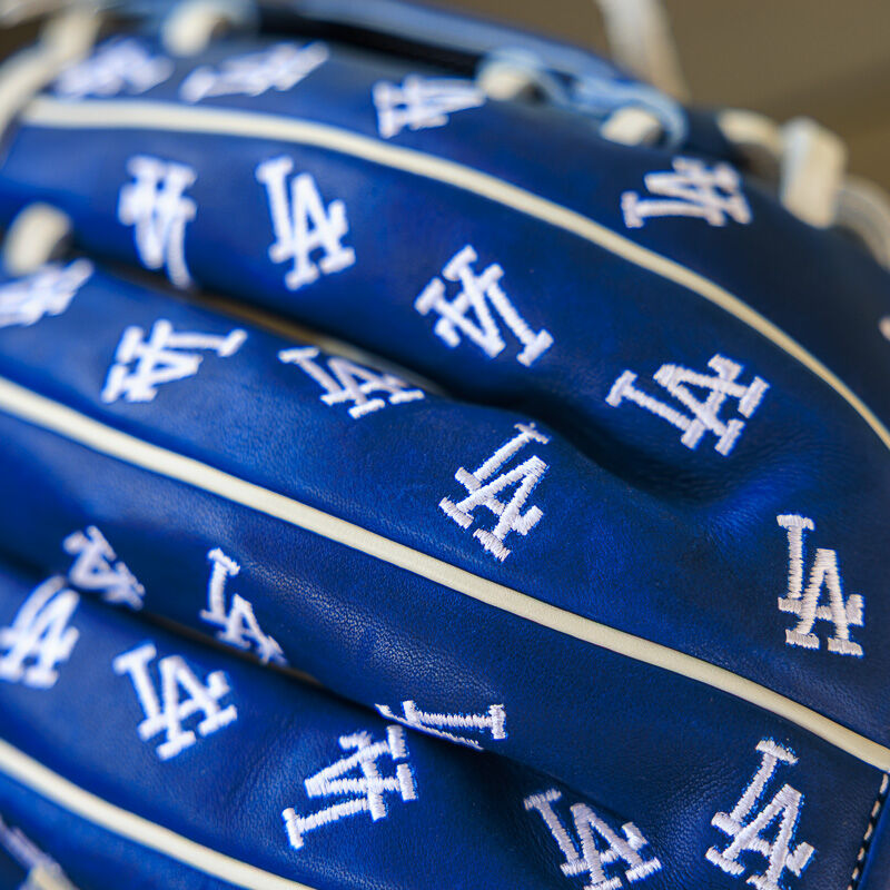 Los Angeles Dodgers Heart of the Hide 11.75-Inch Infield Glove, Right Hand Throw