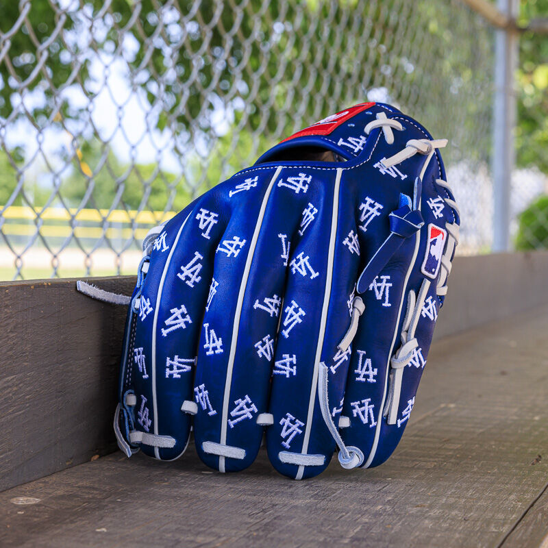 Los Angeles Dodgers Heart of the Hide 11.75-Inch Infield Glove, Right Hand Throw