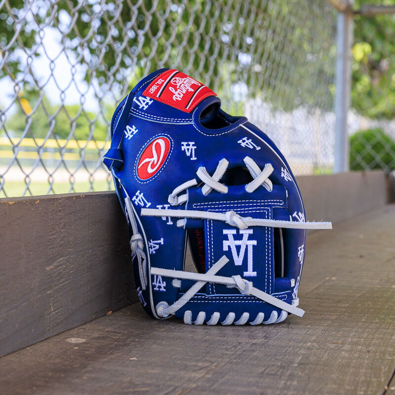 Los Angeles Dodgers Heart of the Hide 11.75-Inch Infield Glove, Right Hand Throw