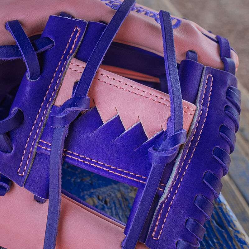 Picture of the pink/purple I-web of a Rawlings exclusive 11.5" R2G Heart of the Hide pink/purple infield glove
