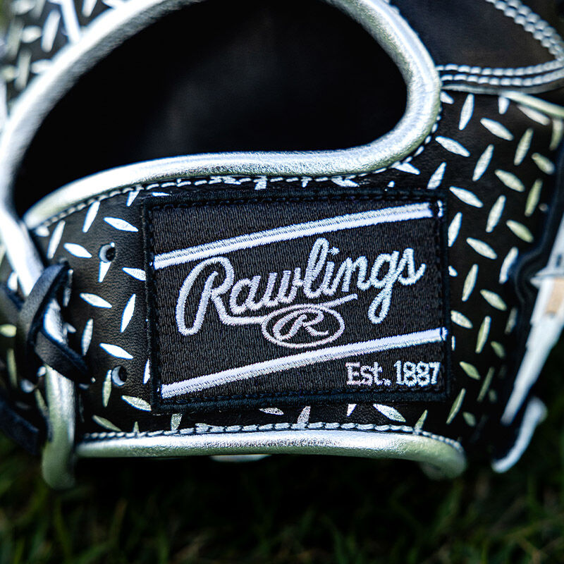 Rawlings x Bettinardi Heart of the Hide 11.5-Inch Infield Glove, Right Hand Throw loading=
