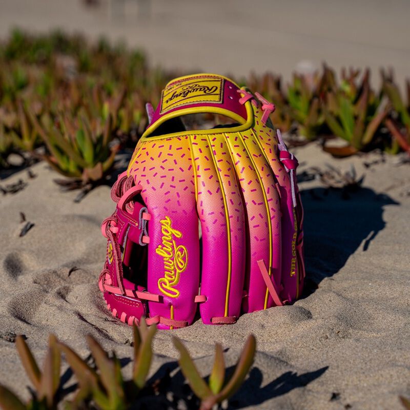 Rawlings Heart of the Hide Spring Break 11.5 Inch Infield Glove, Right Hand Throw