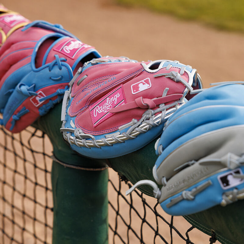 Exclusive Heart of the Hide 32.5" Catcher's Mitt, Right Hand Throw