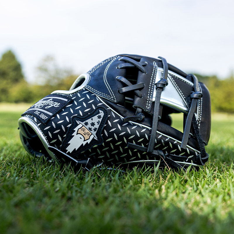 Rawlings x Bettinardi Heart of the Hide 11.5-Inch Infield Glove, Right Hand Throw loading=