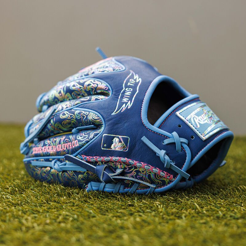 Rawlings Exclusive Holographic Geoprint 11.5 Inch Infield Glove, Right Hand Throw