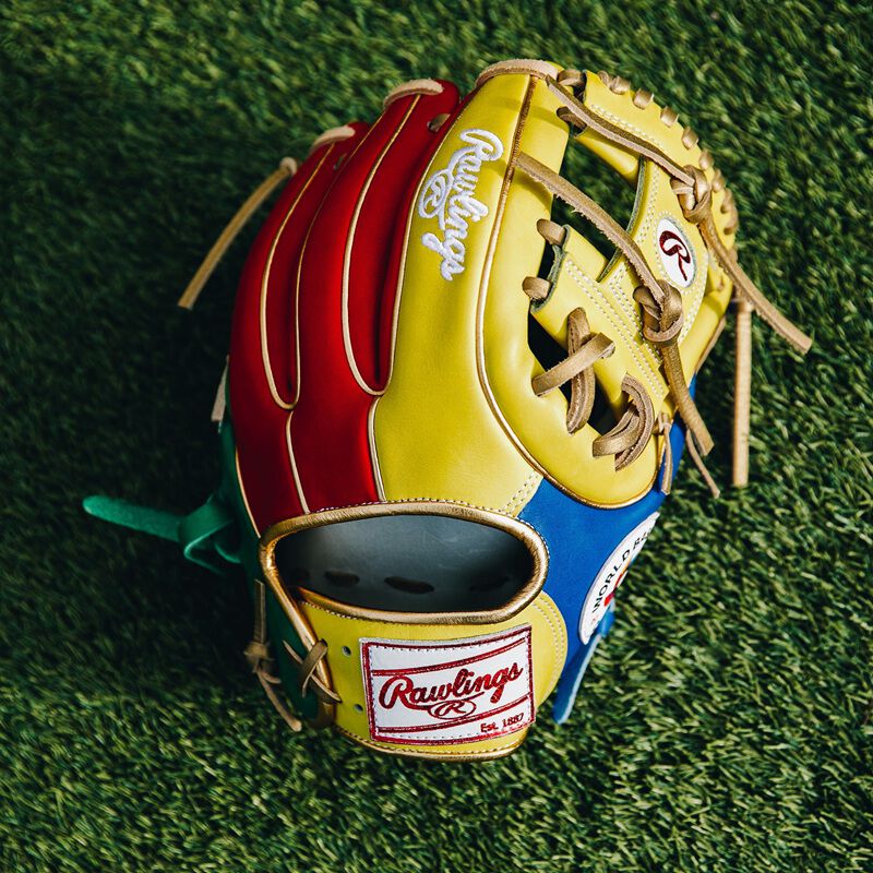 Rawlings 2026 World Baseball Classic Heart of the Hide 11.5 in Glove, Right Hand Throw