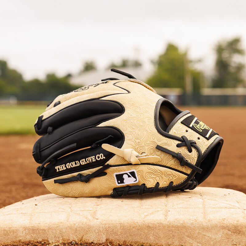 Heart of the Hide 11.75-inch Topo Print Wing Tip Glove