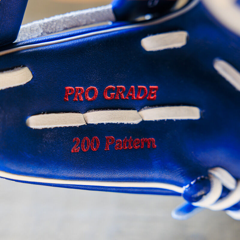 Los Angeles Dodgers Heart of the Hide 11.75-Inch Infield Glove, Right Hand Throw