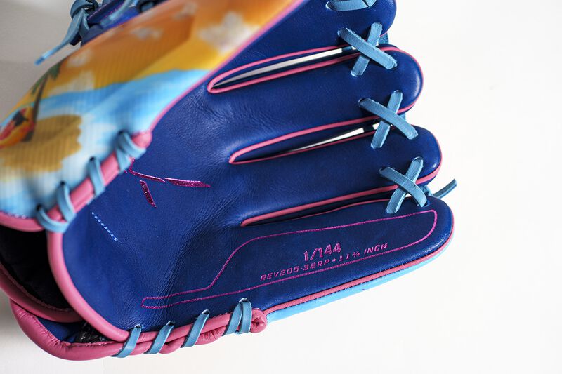 Rawlings 2024 Grapefruit League REV1X Infield Glove, Right Hand Throw, RSGREV205-32RP-RHT loading=