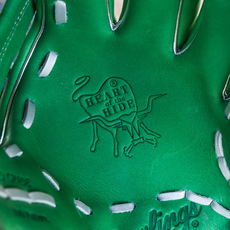 Picture of the Heart of the Hide logo on the palm of a Rawlings exclusive 11.5" R2G Heart of the Hide Kelly Green glove